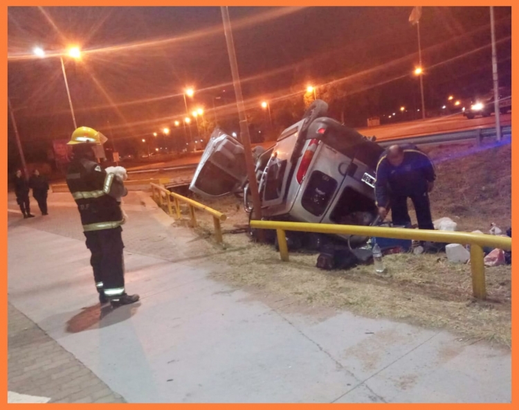 372_kangoo-volteada.jpg