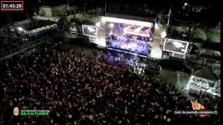 379_padredefestivalessabado.jpg