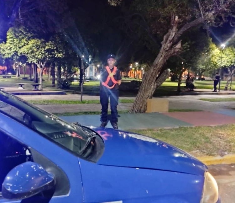 390_plaza-policia.jpg