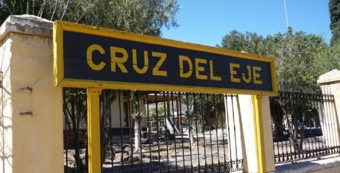 408_cruz-del-eje.jpg