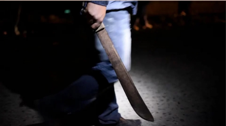 408_hombreconmachete.jpg