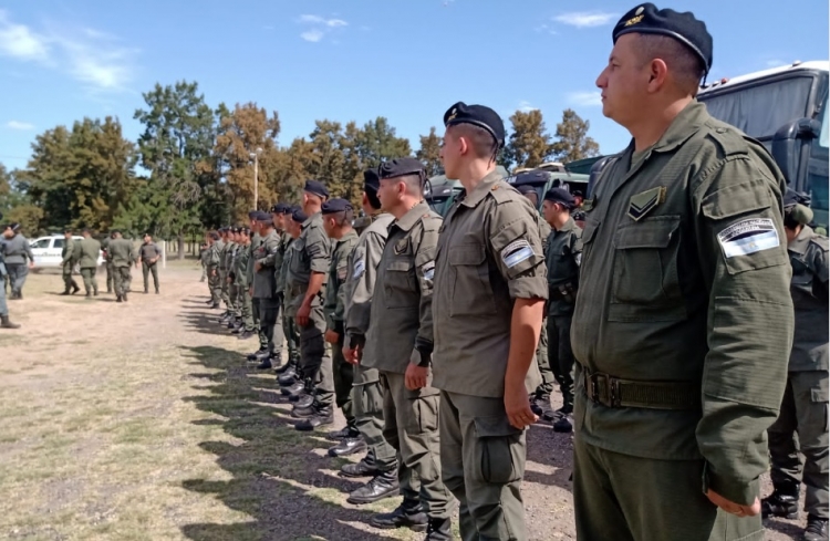 438_gendarmeria.jpg