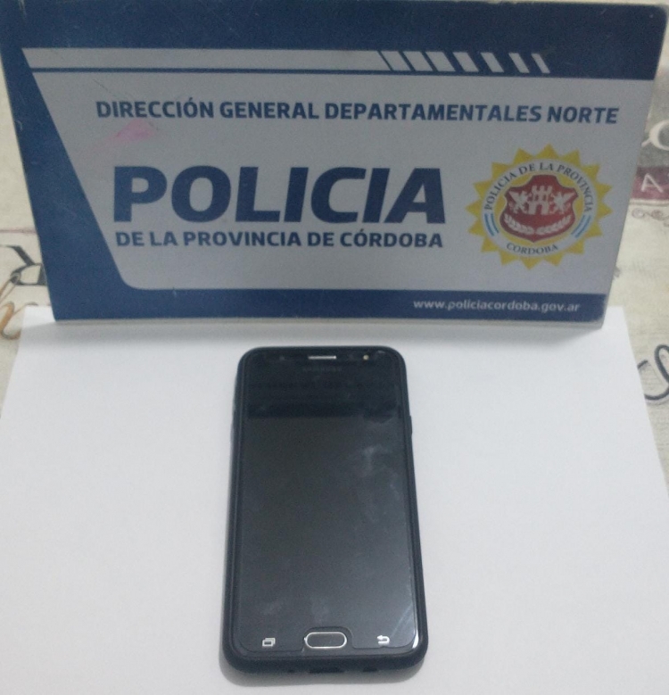 444_telefon.jpg