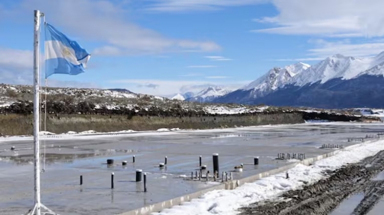 447_la-foto-del-avance-de-la-base-naval-integrada-de-ushuaia-que-mostro-el-gobierno-foto-prensa-presidencia-ck4v3gbczjhqvkrysewlzyrqfa.jpg