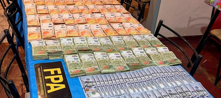 470_secuestran-coca-na-y-m-s-de-9-millones-de-pesos-en-dos-barrios-de-c-rdoba.jpg