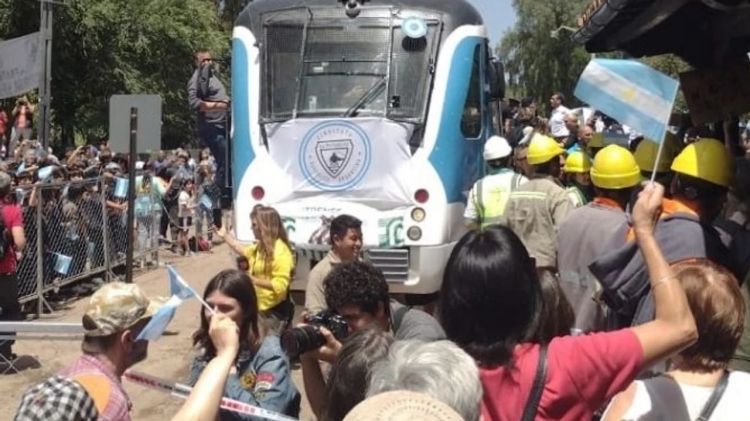 483_medio-siglo-despu-s-el-tren-de-las-sierras-lleg-a-capilla-del-monte.jpg