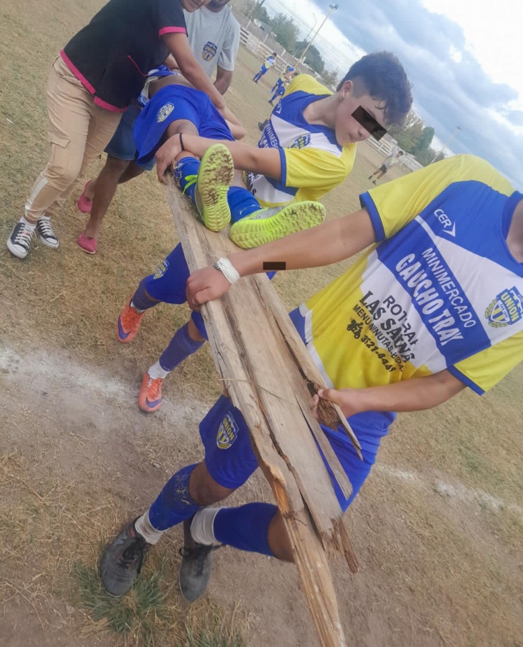 494_ni-o-en-tablon-san-jose-de-las-salinas.jpg