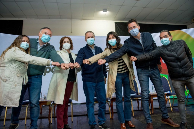 57_nuestros-candidatos-no-levantan-la-mano-por-disciplina-nacional-ch.jpg
