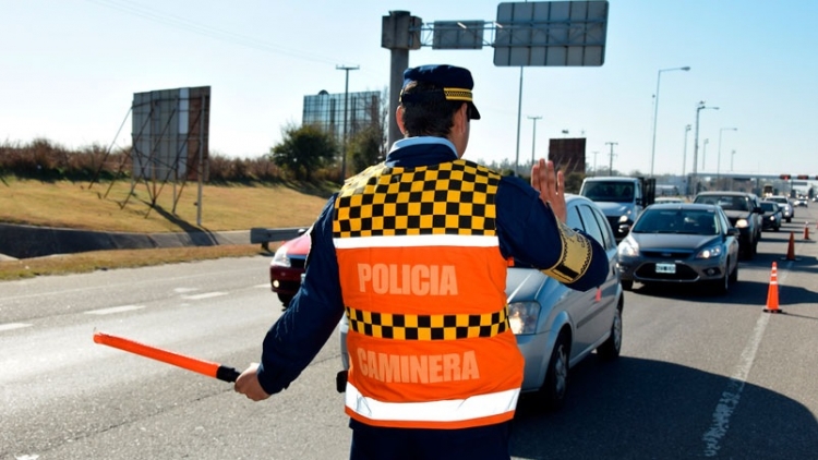 582_pol-mica-en-un-control-de-la-caminera.jpg