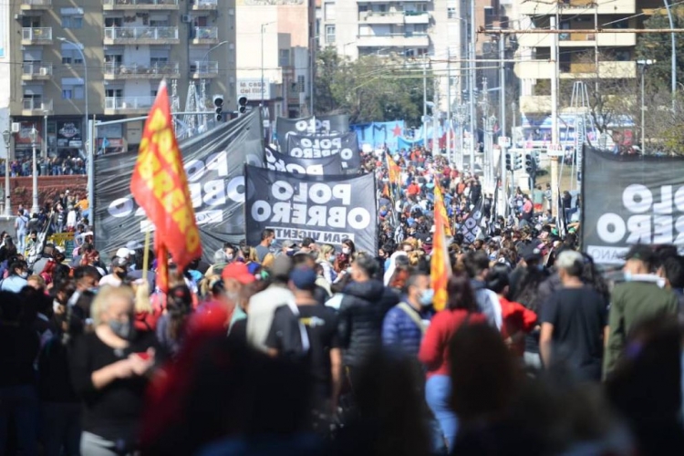 60_movimientos-sociales-marchan-por-m-s-fondos-para-asistencia-social-ch.jpg