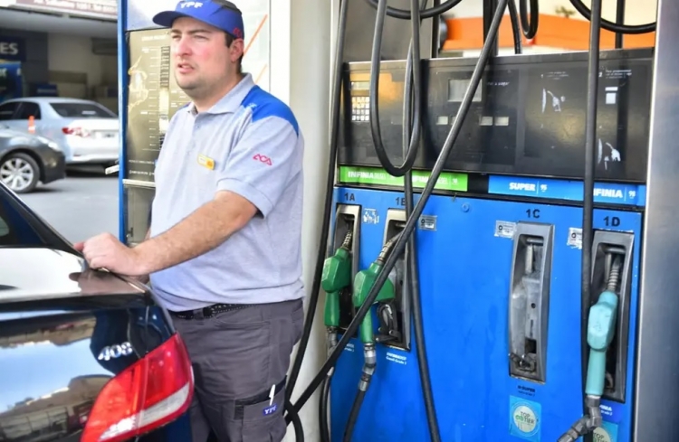 657_ypf-aumenta-12-5-y-el-gobierno-anunci-acuerdos-con-petroleras-para-congelar-los-precios.jpg
