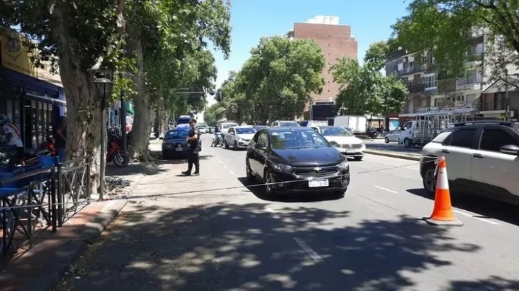 734_balean-un-auto-de-la-familia-de-antonela-roccuzzo-y-roban-ocho-millones-de-pesos-en-rosario.jpg
