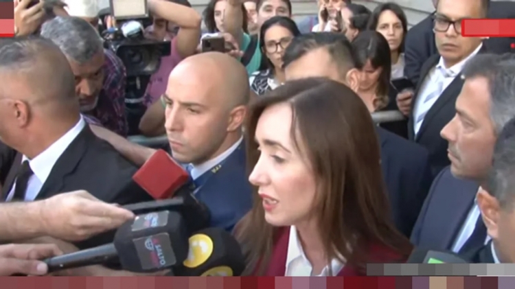 758_villarruel-destac-el-trato-cordial-al-salir-del-encuentro-con-cristina-fern-ndez.jpg