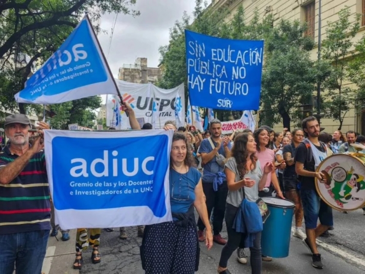858_docentes1.jpg