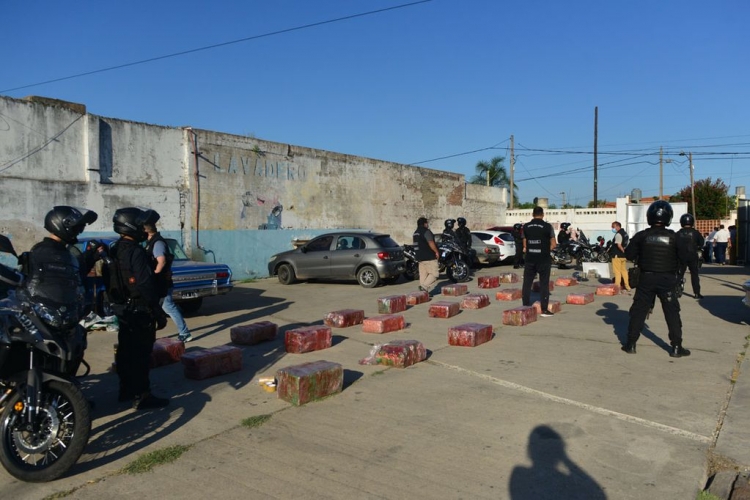 91_tras-los-pasos-de-la-banda-de-los-786-kilos-de-marihuana-2-ch.jpg