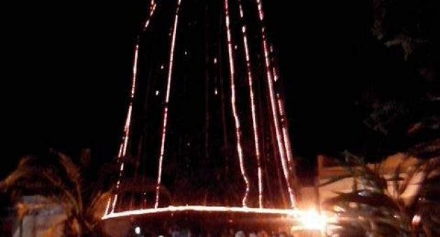 0_arbol-de-navidad-en-la-plaza.jpg