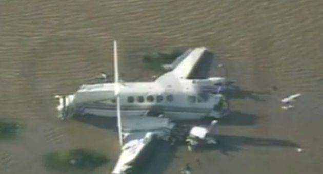 0_avioneta-cae-agua.jpg
