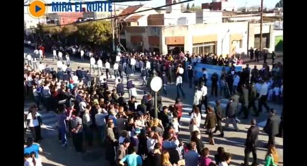 0_desfile-dean-funes.jpg