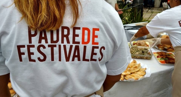 0_festival-de-dean-funes-padre-de-festivales-remera.jpg