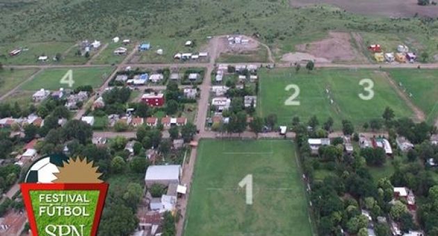 0_festival-del-futbol-cancha-desde-el-aire-con-numeros.jpg