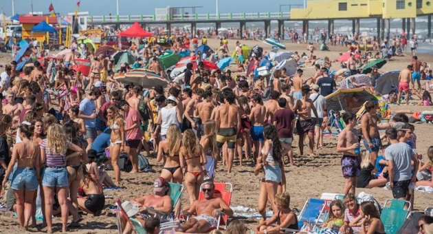 0_playa-turistas.jpg