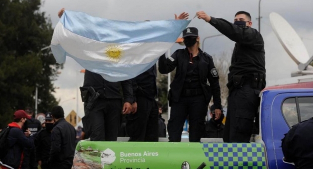 0_policia-bonaerense-3.jpg