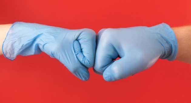 0_pu-o-con-guantes.jpg
