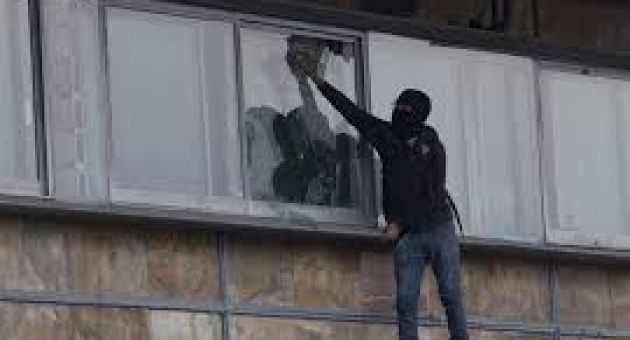 0_rompen-el-vidrio-de-una-casa.jpg