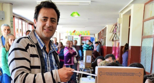 0_sebastian-peralta-votando.jpg