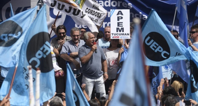 0_uepc-habla-por-mic.jpg