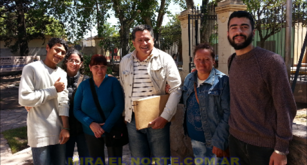 0_vecinos-reunidos-con-ralo.png