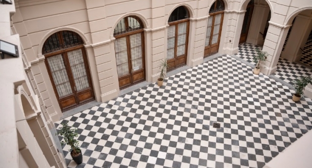 1194_patio-leg.jpg