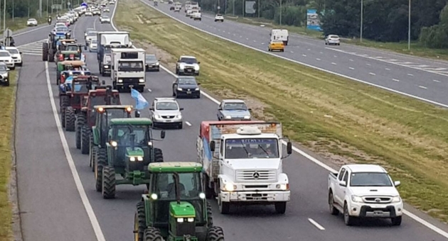 127_con-duras-cr-ticas-al-gobierno-nacional-el-tractorazo-llega-a-la-plaza-de-mayo-ch.jpg