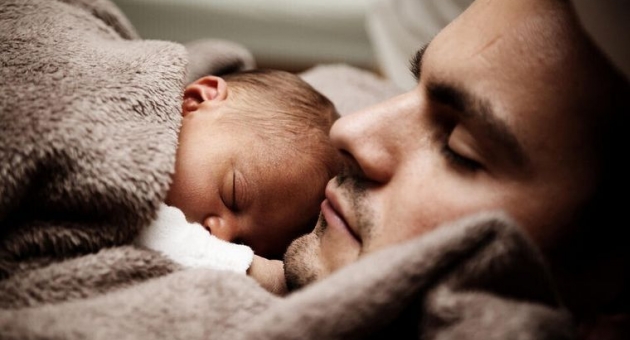 173_fern-ndez-enviar-un-proyecto-para-ampliar-las-licencias-por-paternidad-y-maternidad-ch.jpg