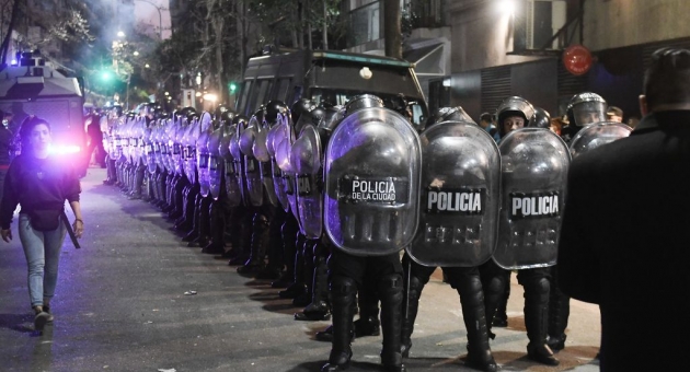291_el-gobierno-porte-o-mantendr-la-polic-a-alrededor-de-la-casa-de-cristina-kirchner-ch.jpg