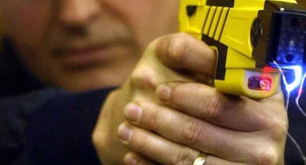 450_el-gobierno-compr-100-pistolas-taser-para-el-uso-de-fuerzas-federales.jpg