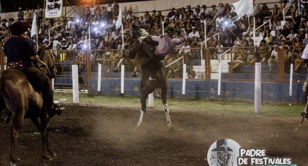 81_festival-de-dean-funes-jin.jpg