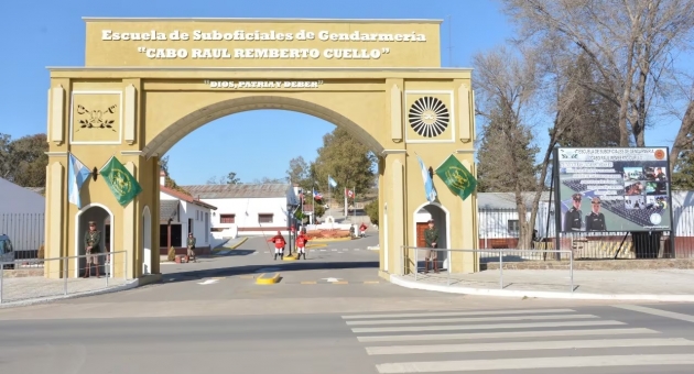 910_escueladesub.jpg